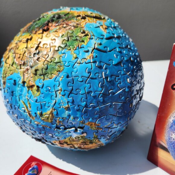 3D Spherical Puzzle World Globe 9.5" Diameter 530 Pieces Geography Free standing - Picture 4 of 16